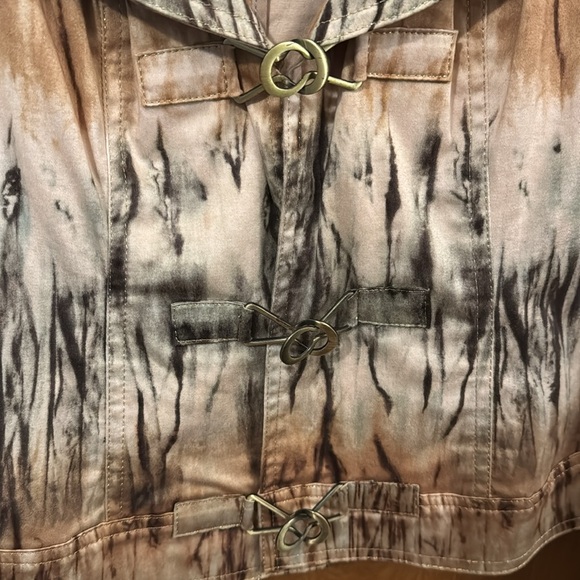 Jacket with Collar and Gold Hardware - Picture 3 of 5